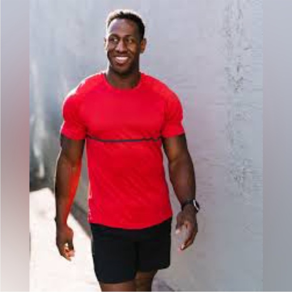 Zyia Men's Red Adventure Split Tee athletic Workout, size XL